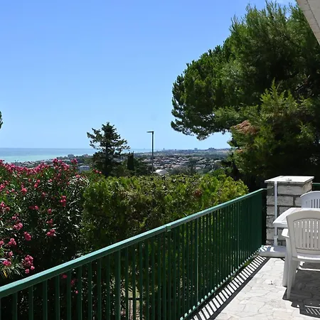 N122 - Numana, Singola Con Giardino E Vista Mare 公寓